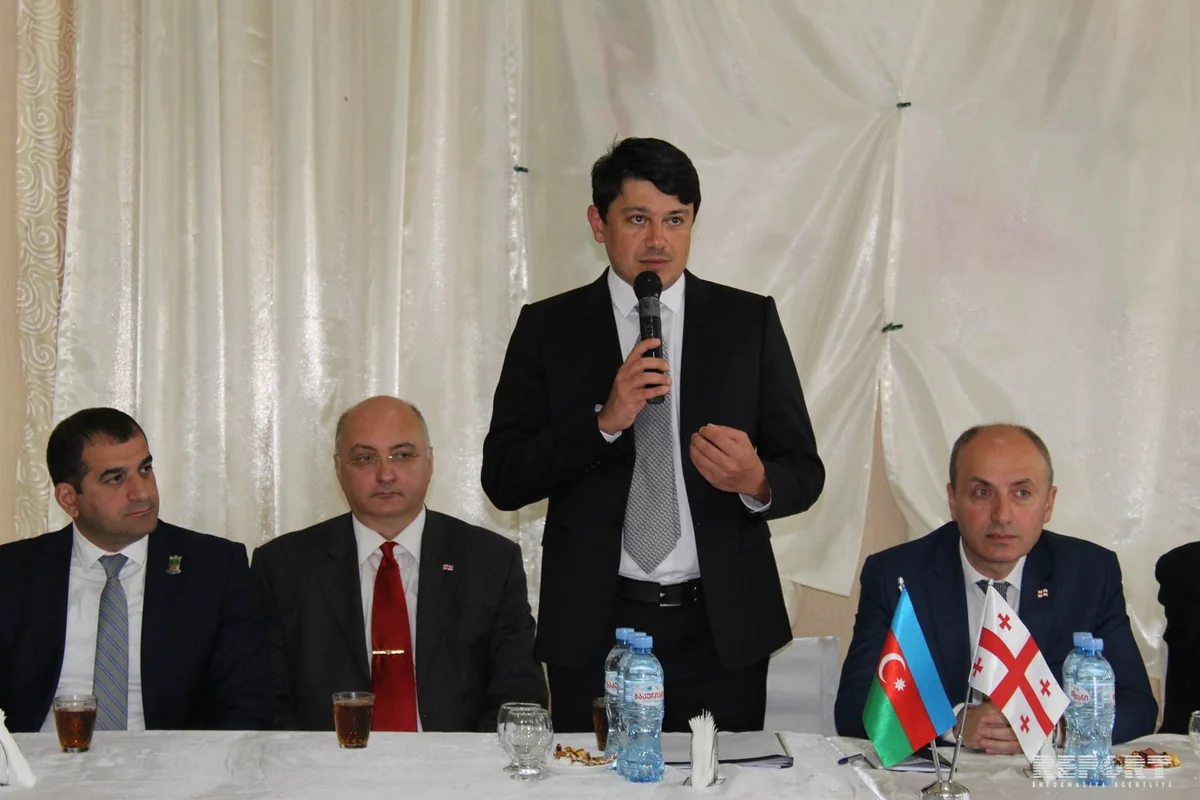 Фуад Мурадов поинтересовался в Грузии проблемами азербайджанцев