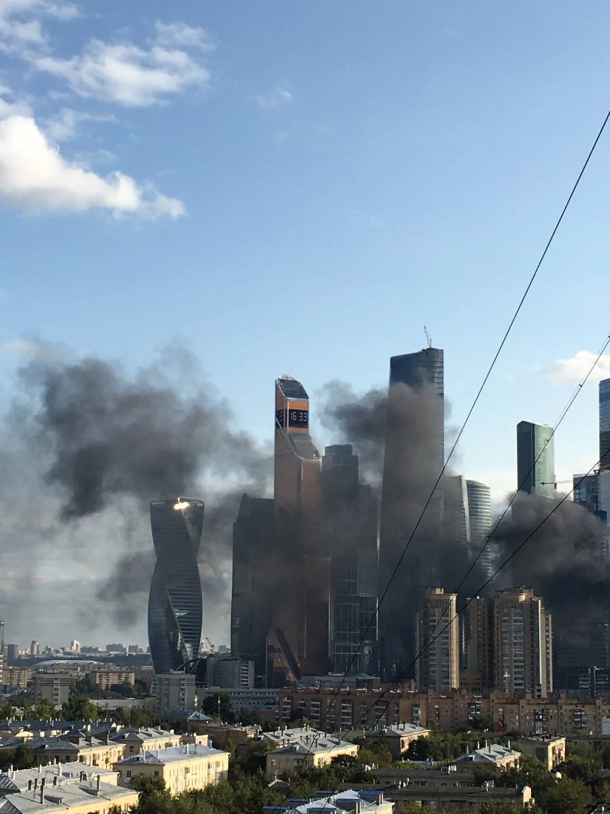 В Москва-Сити загорелся строящийся небоскреб