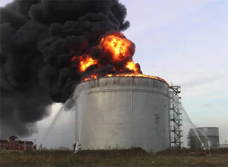 На Кубе в результате пожара на базе хранения нефти пострадали более 120 человек