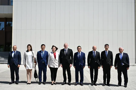 Ильхам Алиев принял главу китайской компании Dongfang Electric International Corporation