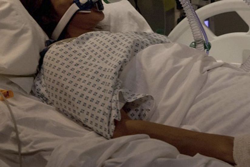 Bakıda sərxoş müştəri kafedə ofisiant qadının burnunu sındırıb