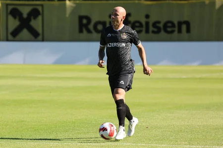 Qarabağ ilk yoxlama oyununda Rumıniya klubunu darmadağın edib
