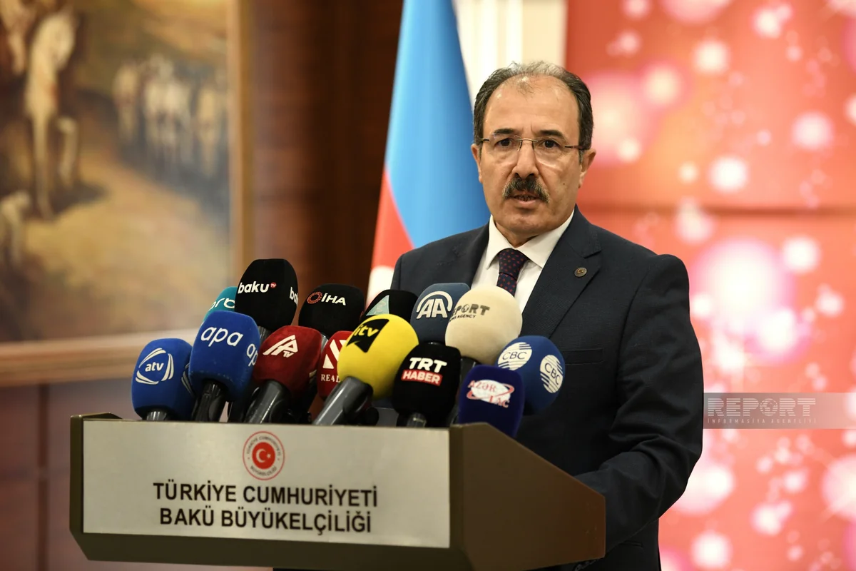 Cahit Bağçı Azərbaycanda yaşayan Türkiyə vətəndaşlarını seçkidə iştiraka çağırıb