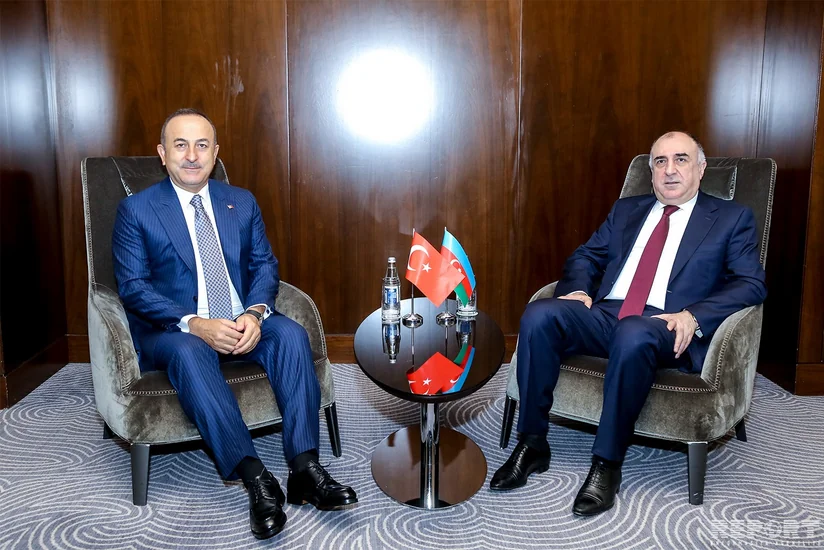 Azərbaycan və Türkiyə XİN başçıları arasında görüş keçirilib