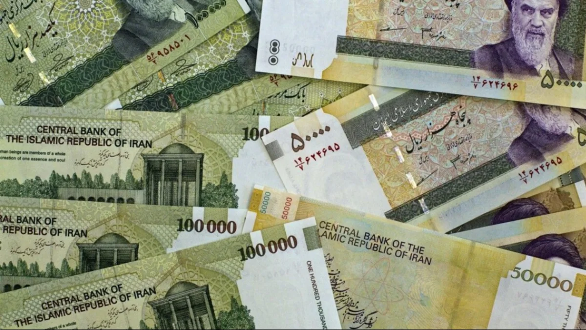 İran valyutası rekord həddə düşüb