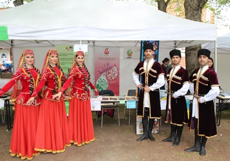 ​Norveçdə yaşayan azərbaycanlılar ölkəmizi beynəlxalq festivalda təmsil edib