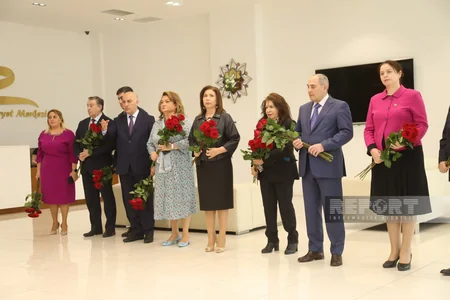 YAP-ın Mərkəzi Aparatı Zərifə Əliyevanın 100 illik yubileyinə həsr edilmiş tədbir keçirib - YENİLƏNİB