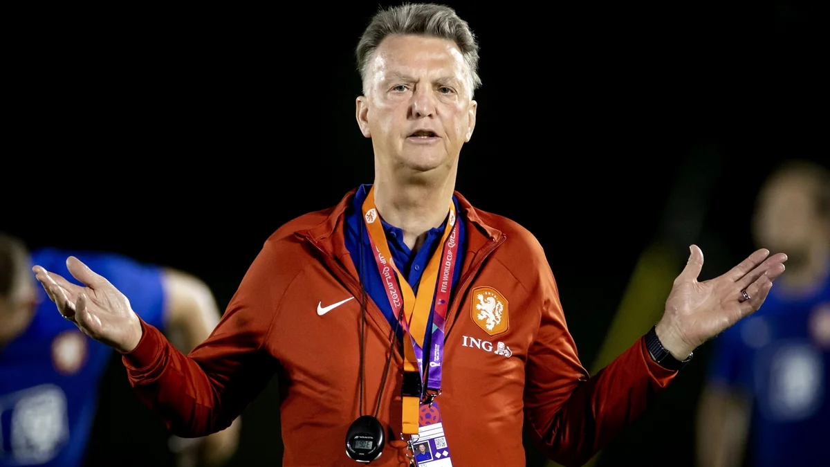 Lui van Qal: Komandada gərginlik var