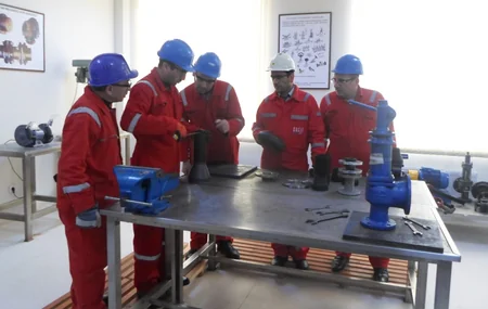 BOS Shelf trains SOCAR employees