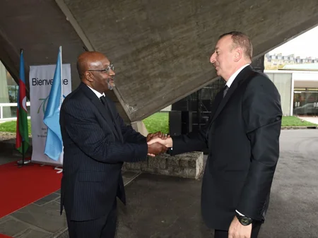 ​İlham Əliyev UNESCO Baş Konfransının 38-ci sessiyasının Liderlər Forumunda iştirak edib