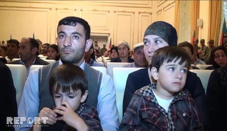 Şəhid olan hərbçilərin təltif edildiyi medallar ailə üzvlərinə təqdim edilib - FOTO