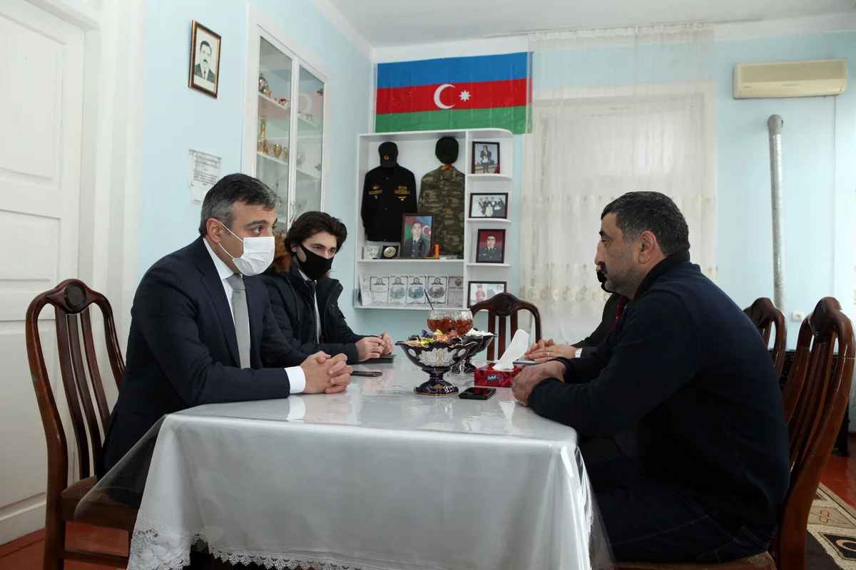 Nazirlik əməkdaşları şəhid ailələri ilə görüşdü
