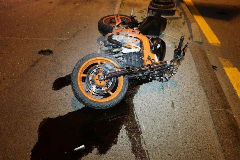 Neftçalada avtomobil motosikletlə toqquşub, xəsarət alan var