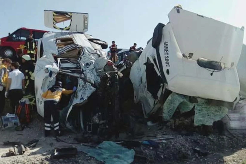 В двух ДТП в Турции погибли 13, ранены 11 человек - ВИДЕО