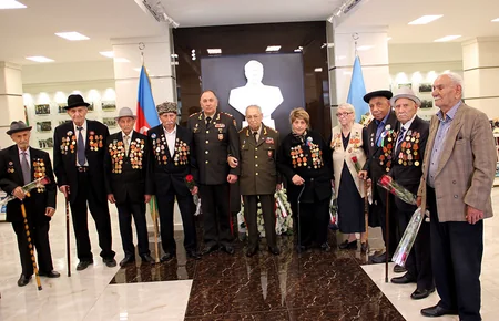 Müdafiə nazirinin müavini II Dünya müharibəsi veteranları ilə görüşüb
