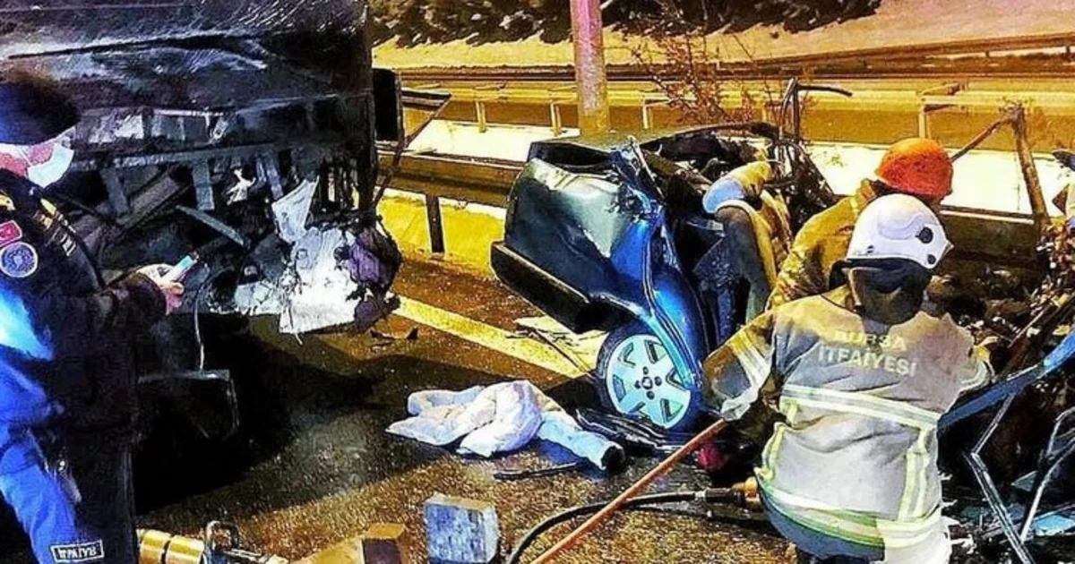 Türkiyədə yol qəzasında 2 nəfər ölüb, 10 nəfər yaralanıb