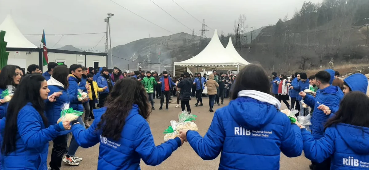 Экоакция на дороге Ханкенди-Лачын продолжается