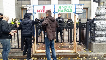 Ukrayna DİN: Kiyevin mərkəzindəki mitinqə 2 min nəfər toplaşıb - FOTO