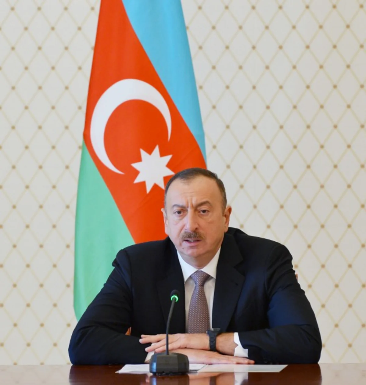 Dövlət başçısı iş adamlarına müraciət edib