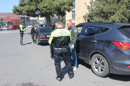 Qaxda təhlükəsizlik kəmərindən istifadə etməyən sürücülər cərimələnib