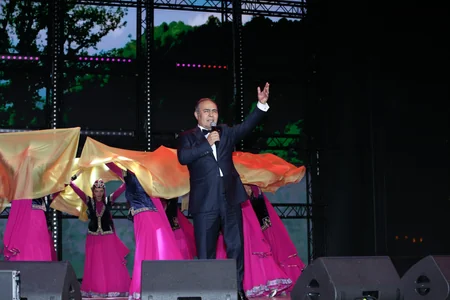 Heydər Əliyev Mərkəzinin parkında Milli Qurtuluş Gününə həsr olunan konsert keçirilib