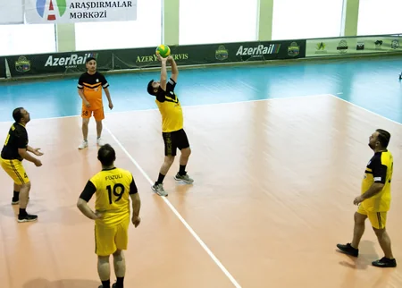 Voleybol üzrə Zəfər Kubokunda yarımfinalçılar müəyyənləşib