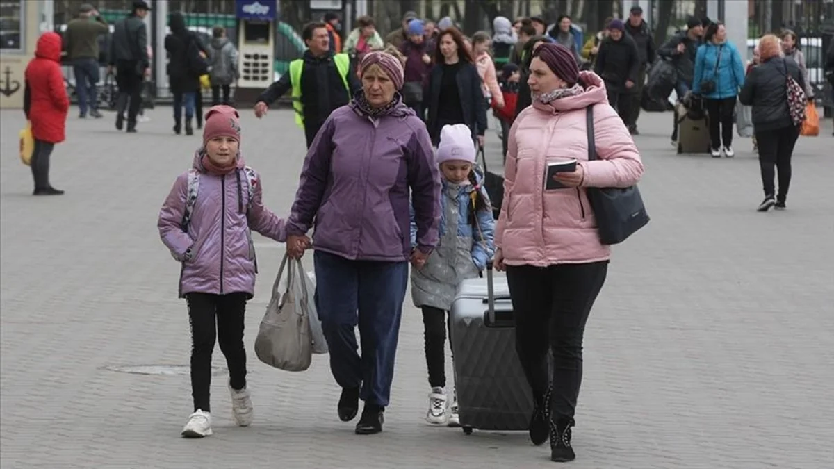 BMT: Ukraynanı tərk edənlərin sayı 6,3 milyon nəfəri keçib