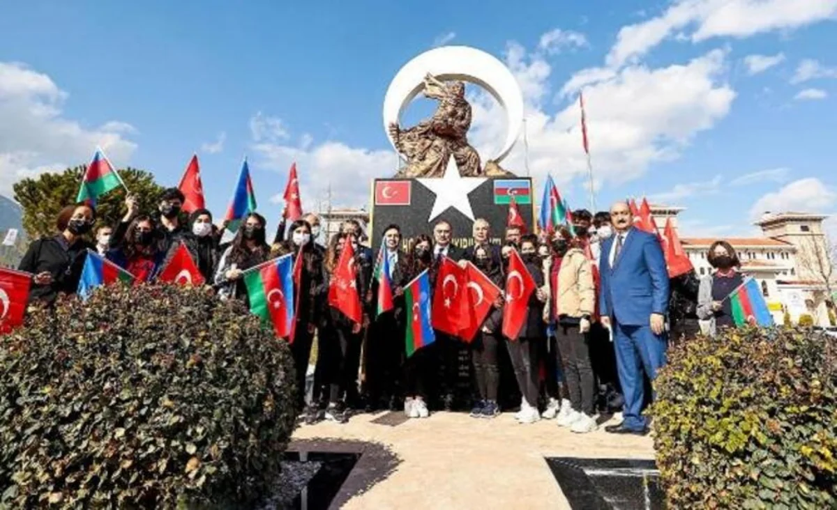 Azerbaijani Ambassador to Turkey visits Khojaly monument