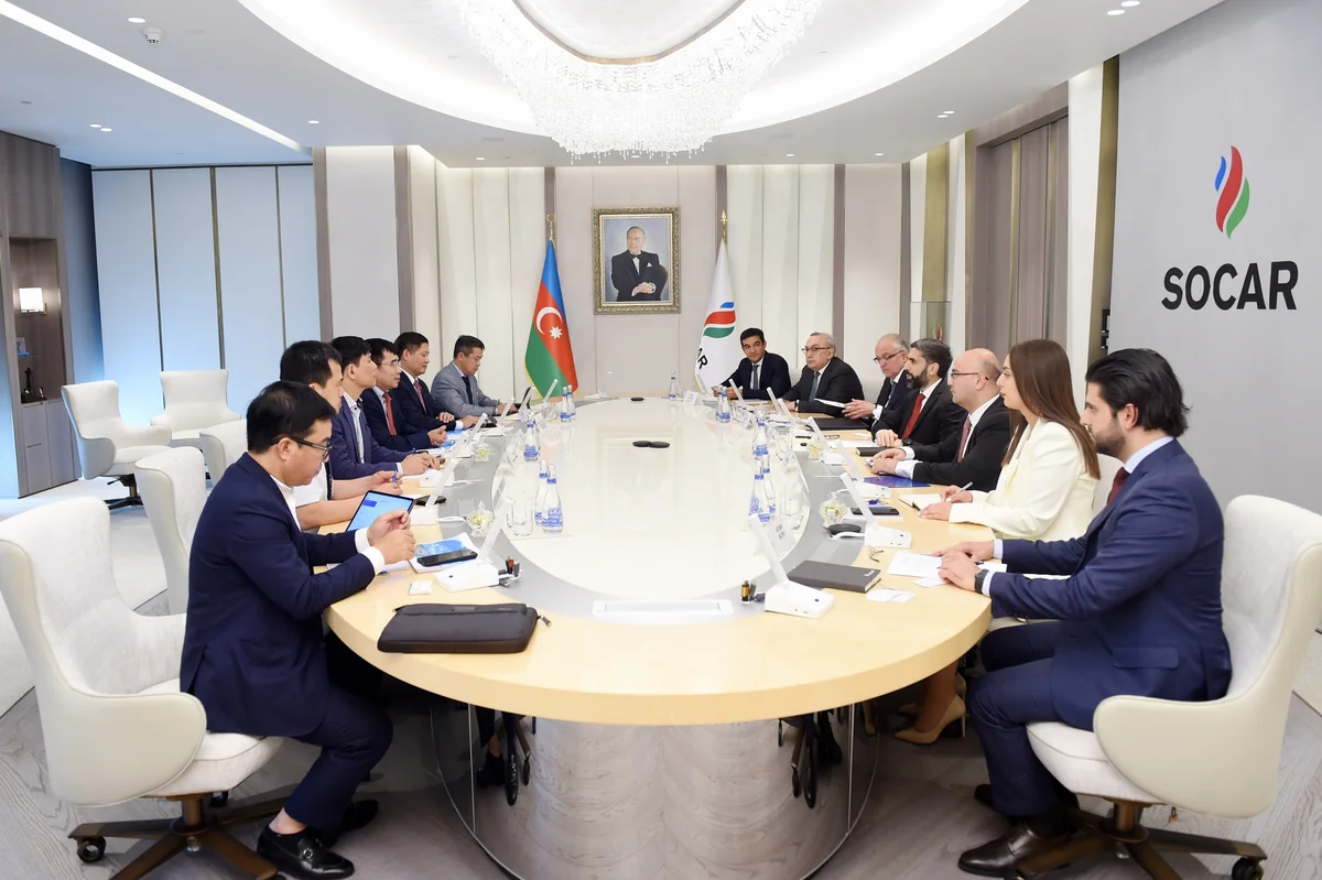 Президент SOCAR встретился с вице-президентом компании PetroVietnam