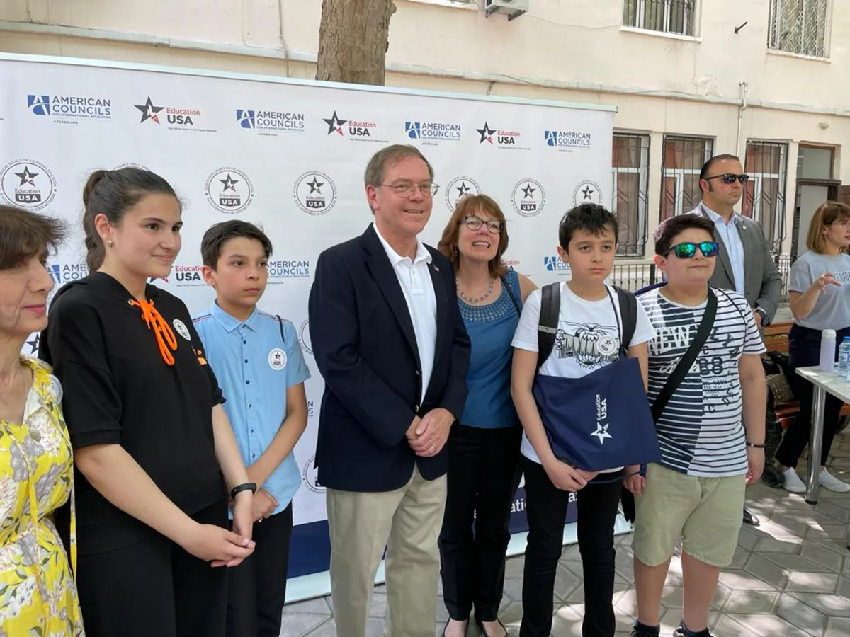 ABŞ səfirliyi “EducationUSA” məzun yarmarkası təşkil edib