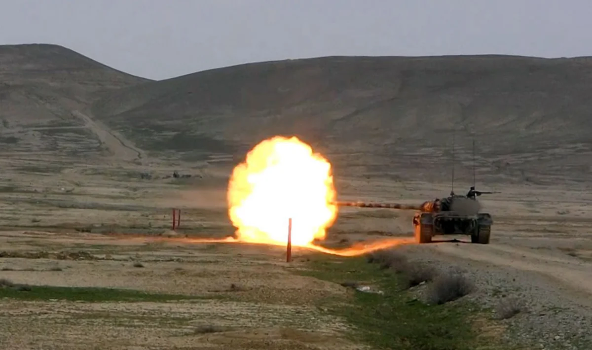 Azərbaycan Ordusunun tank bölmələrinin döyüş hazırlığı artırılır
