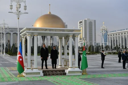 Official welcome ceremony held for President Ilham Aliyev in Ashgabat