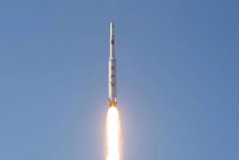Северная Корея запустила ракету в сторону Японского моря