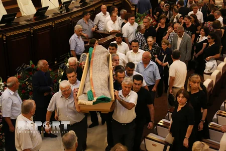 Akademik Ağamusa Axundovla vida mərasimi keçirilir - FOTO