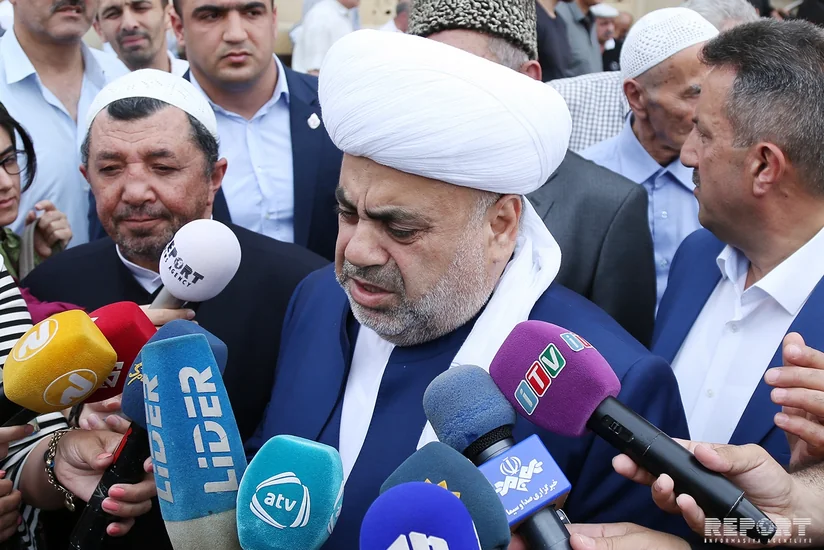 Allahşükür Paşazadə: “Bu gün Azərbaycanda bütün məscidlərdə eyni gündə, eyni vaxtda namaz qılındı”