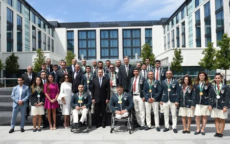Prezidentin iştirakı ilə İslamiadanın qalib idmançıları, onların məşqçiləri və idman ictimaiyyətinin nümayəndələri ilə görüş keçirilib