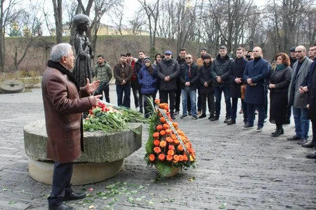 Ukrayna azərbaycanlıları Xocalı soyqırımını anıb - FOTO