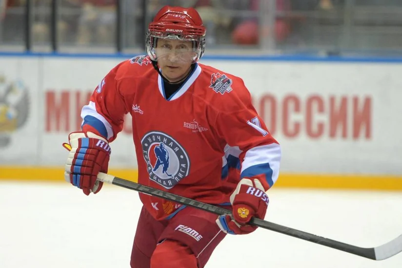 Путин забросил пять шайб в матче Ночной хоккейной лиги