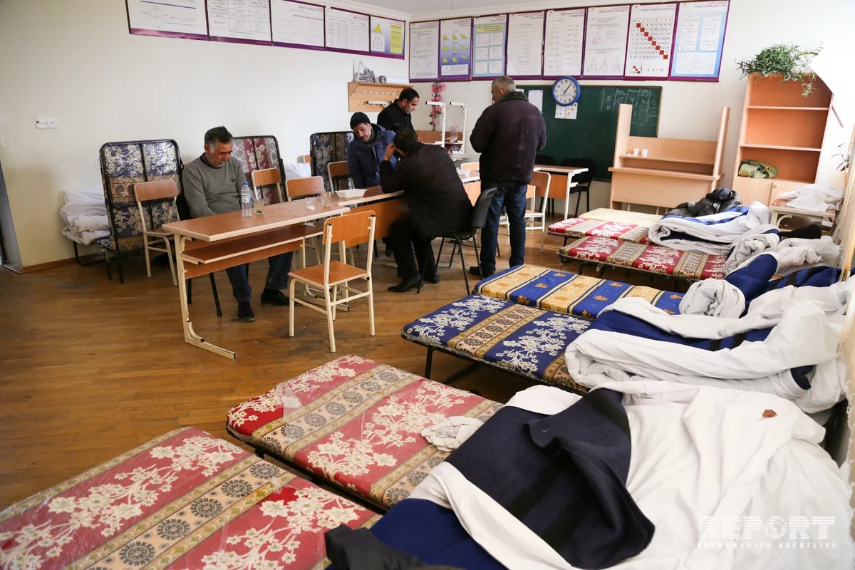 Bayıl sürüşmə zonasının sakinləri hələ də məktəbdədir - FOTOREPORTAJ