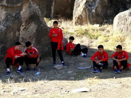 AFFA-nın təşəbbüsü ilə Azərbaycan yığması üçün Qobustan Milli Tarixi-Bədii Qoruğuna ekskursiya təşkil olunub