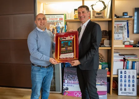 Azərbaycan Basketbol Federasiyasının prezidenti Parisdə həmkarı ilə görüşüb
