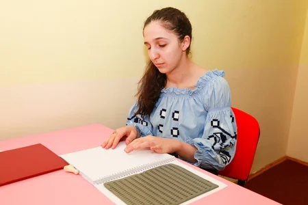 Gözdən əlilliyi olan 50 nəfərə sosial reabilitasiya və bərpa xidmətləri göstərilib
