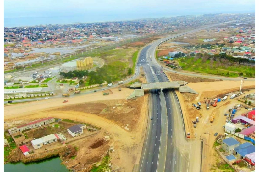 Bakının Kürdəxanı qəsəbəsində yeni yol qovşağı inşa edilir
