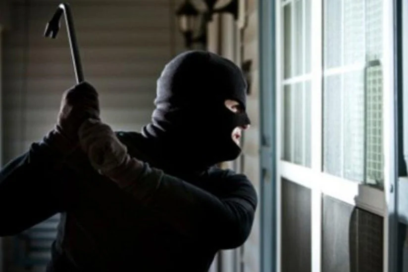 Bakıda mənzildən qiymətli əşyalar oğurlanıb