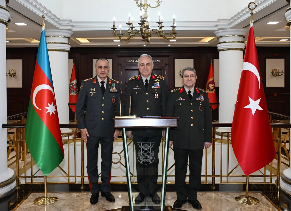 Hikmət Mirzəyev Türkiyə Silahlı Qüvvələrinin Baş qərargah rəisi ilə görüşüb