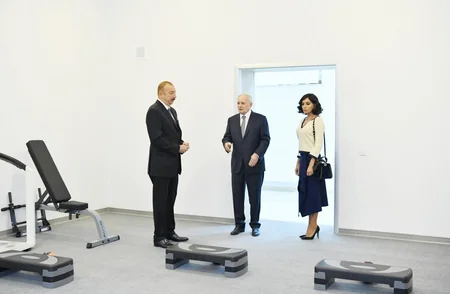 Prezident İlham Əliyev Bakıda Elmi-Tədqiqat Tibbi Bərpa İnstitutunda əsaslı yenidənqurmadan sonra yaradılan şəraitlə tanış olub - YENİLƏNİB