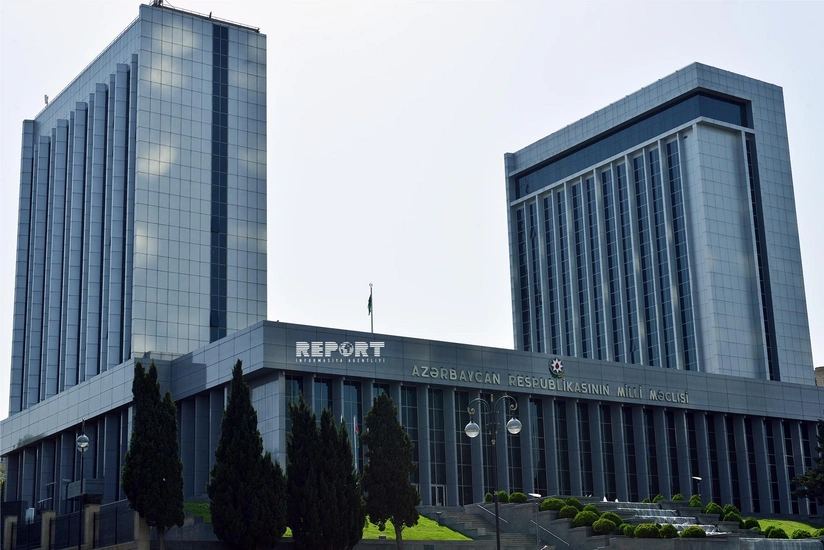 Deputatlar yenidən tətilə çıxıblar
