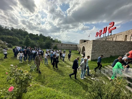 Qlobal Forumun iştirakçıları Şuşanın tarixi məkanları və əsrarəngiz təbiəti ilə tanış olublar