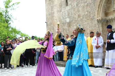 Qəbələdəki Cotari kilsəsində Pasxa bayramı qeyd edilib - YENİLƏNİB