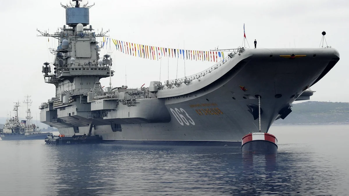 Fire on Russian aircraft-carrier injures three, leaves two missing - VIDEO